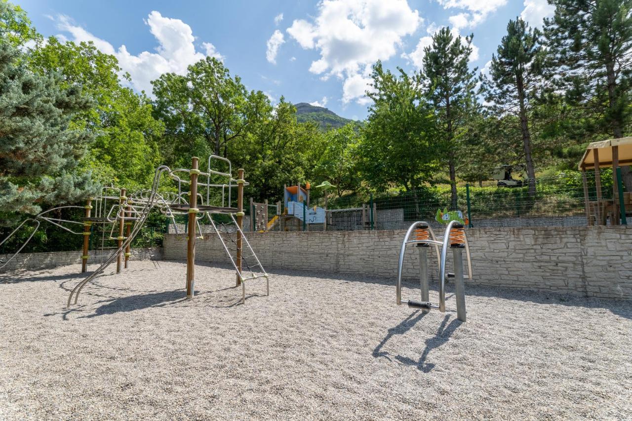 Camping Les Princes D'Orange Hotel Orpierre Kültér fotó